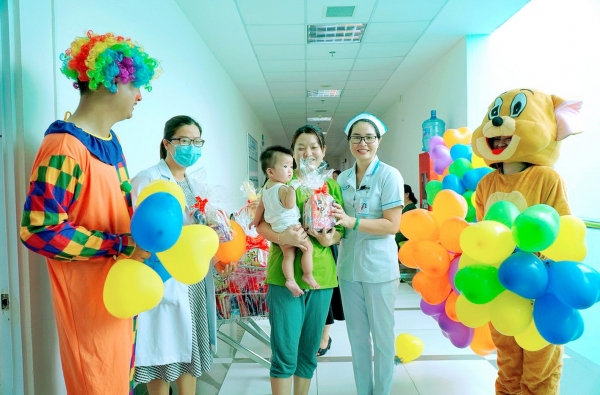 Bệnh viện Đa khoa Tâm Trí Nha Trang tổ chức vui tết thiếu nhi cho các bệnh nhi và con em CBCNV