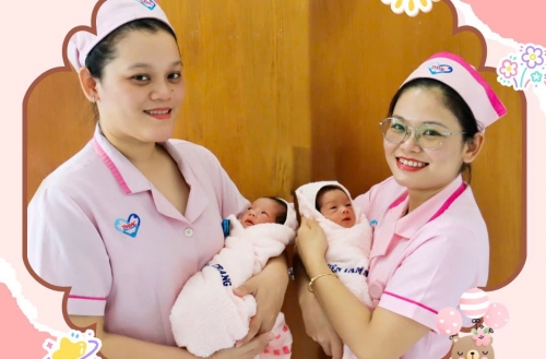 PHẪU THUẬT CẤP CỨU ĐÓN CẶP SONG THAI GIỮA ĐÊM: PHÍA SAU MỘT CA SINH AN TOÀN!