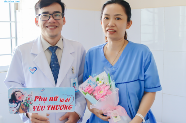 ????NHỮNG BÔNG HOA NHỎ - GỬI TRỌN LỜI CHÚC 8/3