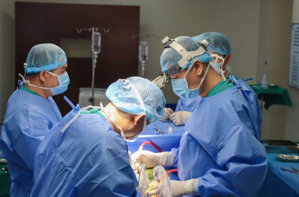 BVĐK TÂM TRÍ NHA TRANG PHẪU THUẬT THÀNH CÔNG CA U TỦY NẶNG