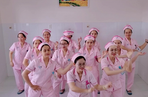 Bệnh Viện Đa Khoa Tâm Trí Nha Trang  "Bắc Bling" phiên bản nữ hộ sinh BVĐK Tâm Trí Nha Trang