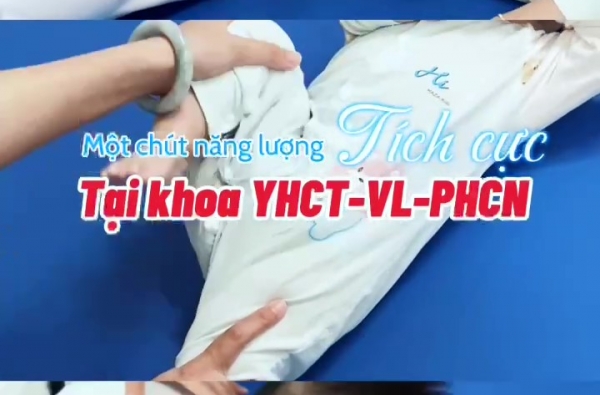 Chút năng lượng tích cực từ vị khách "Bé con" khoa YHCT_VLTL_PHCN đây!