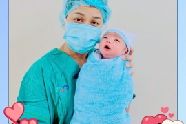 ĐỒNG HÀNH CÙNG MẸ MẮC APS TRÊN HÀNH TRÌNH ĐÓN CON 