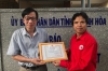 Bệnh viện Đa Khoa Tâm Trí Nha Trang phối hợp với Hội Chữ thập đỏ trao quà cứu trợ cho một số gia đình ở thị xã Ninh Hòa bị thiệt hại trong cơn bão số 12